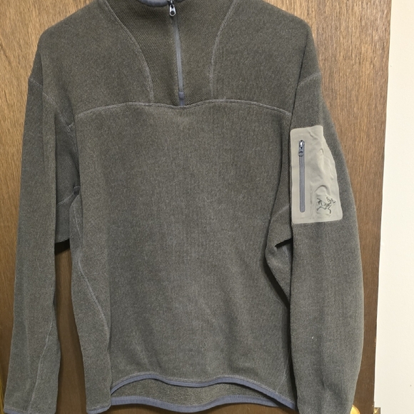 Arc'teryx Men's Gray Zip-Up Sweater - Picture 1 of 6